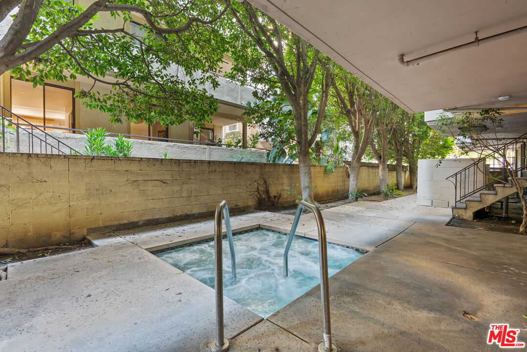 1880 Veteran Ave Unit: 306