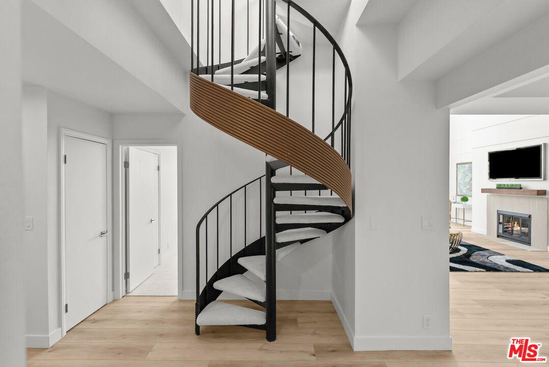 1880 Veteran Ave Unit: 306