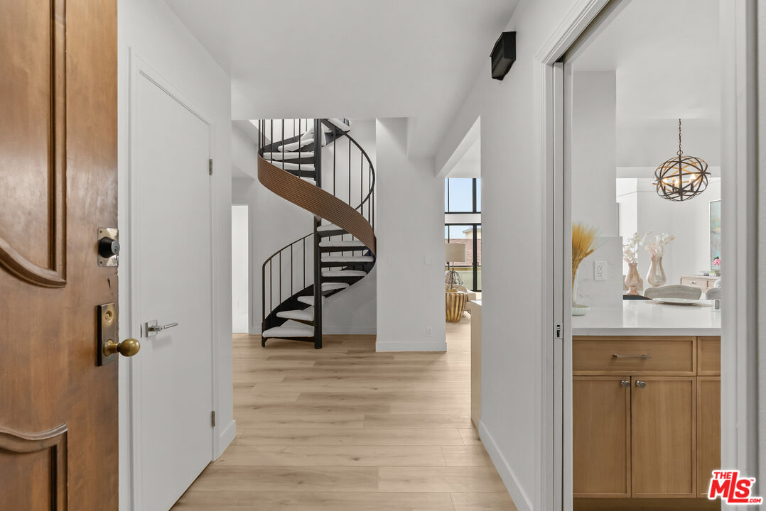 1880 Veteran Ave Unit: 306