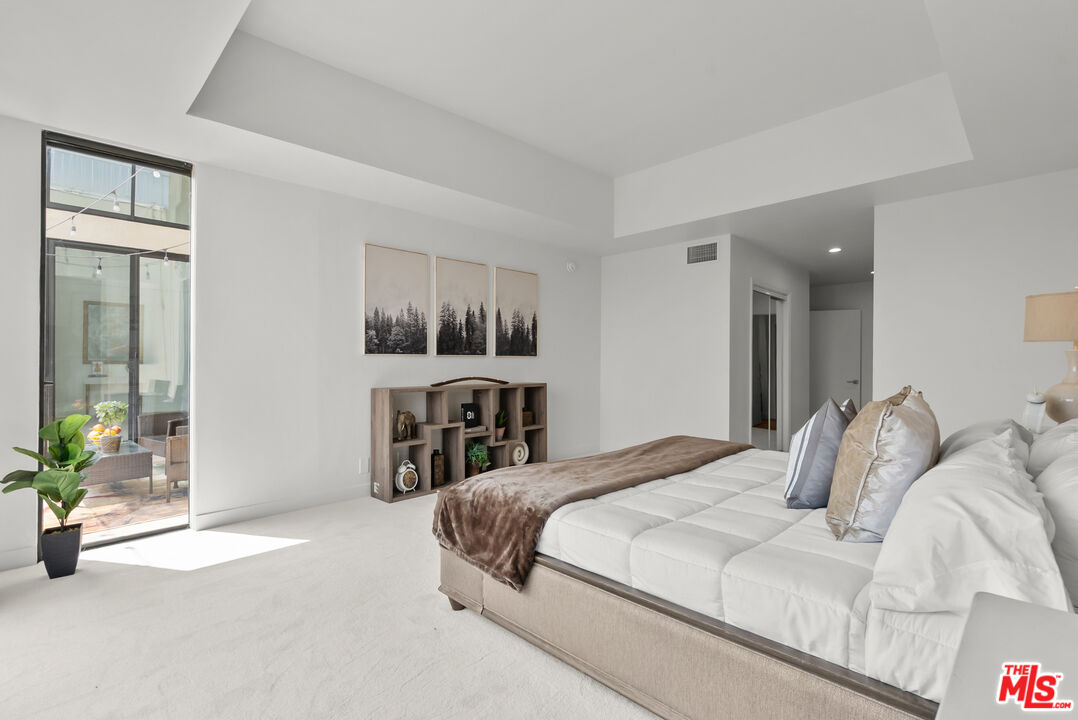 1880 Veteran Ave Unit: 306
