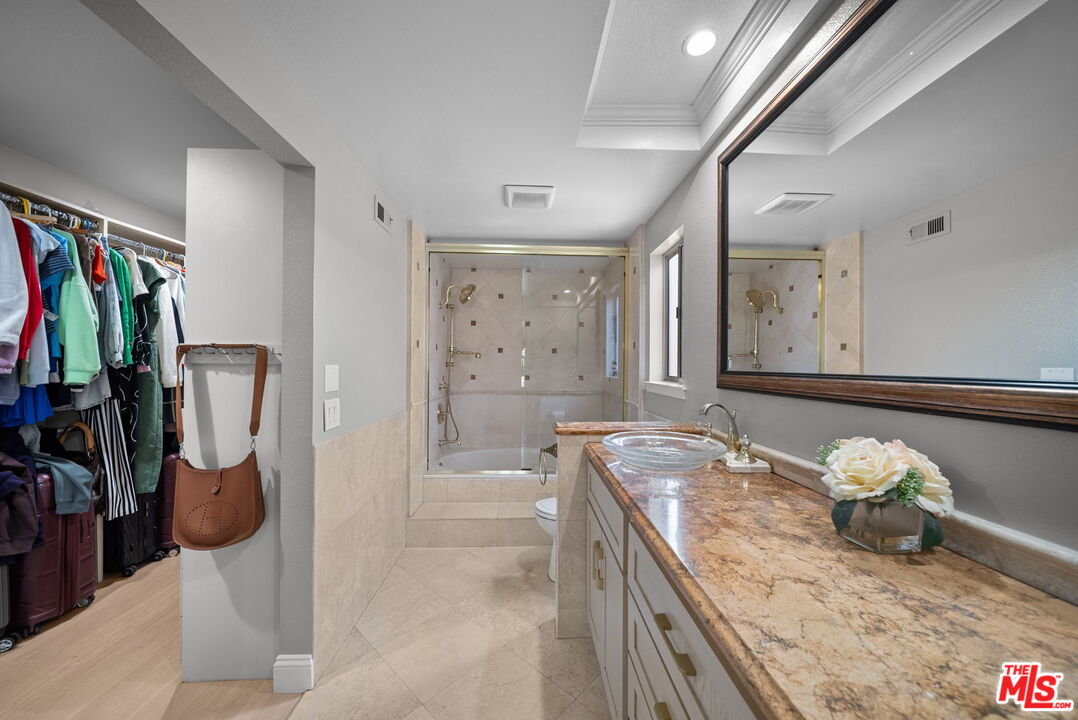5413 Mark Ct