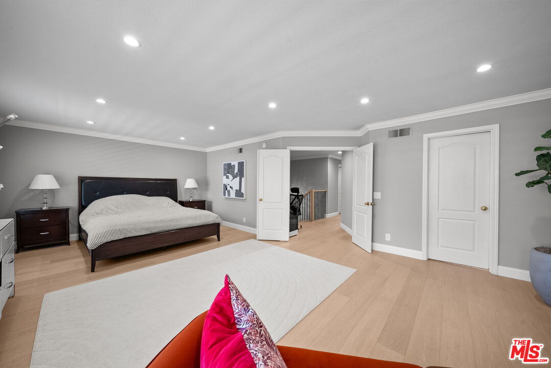 5413 Mark Ct