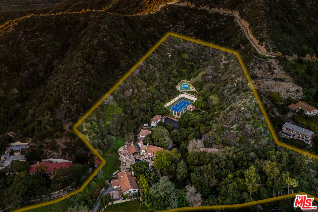 9631 Cedarbrook Dr