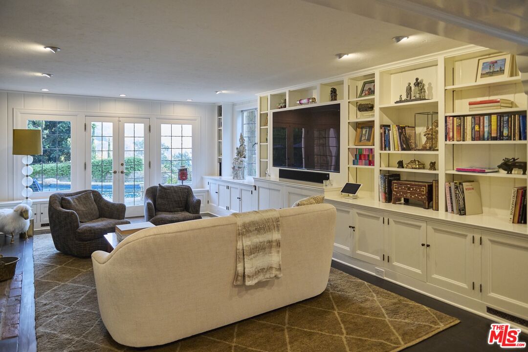 9631 Cedarbrook Dr