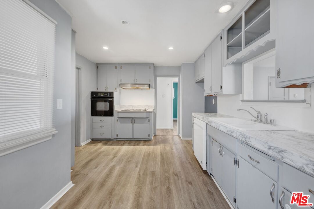 5122 W Avenue L10