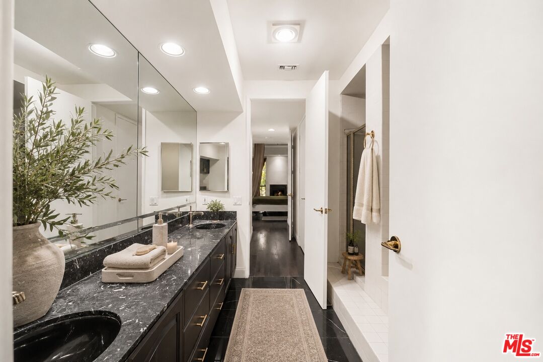 234 S Gale Dr Unit: 209