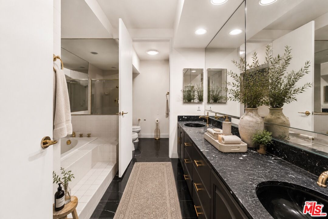 234 S Gale Dr Unit: 209