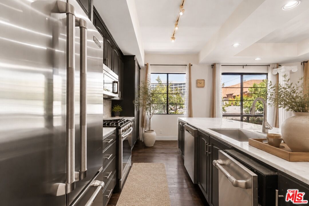 234 S Gale Dr Unit: 209
