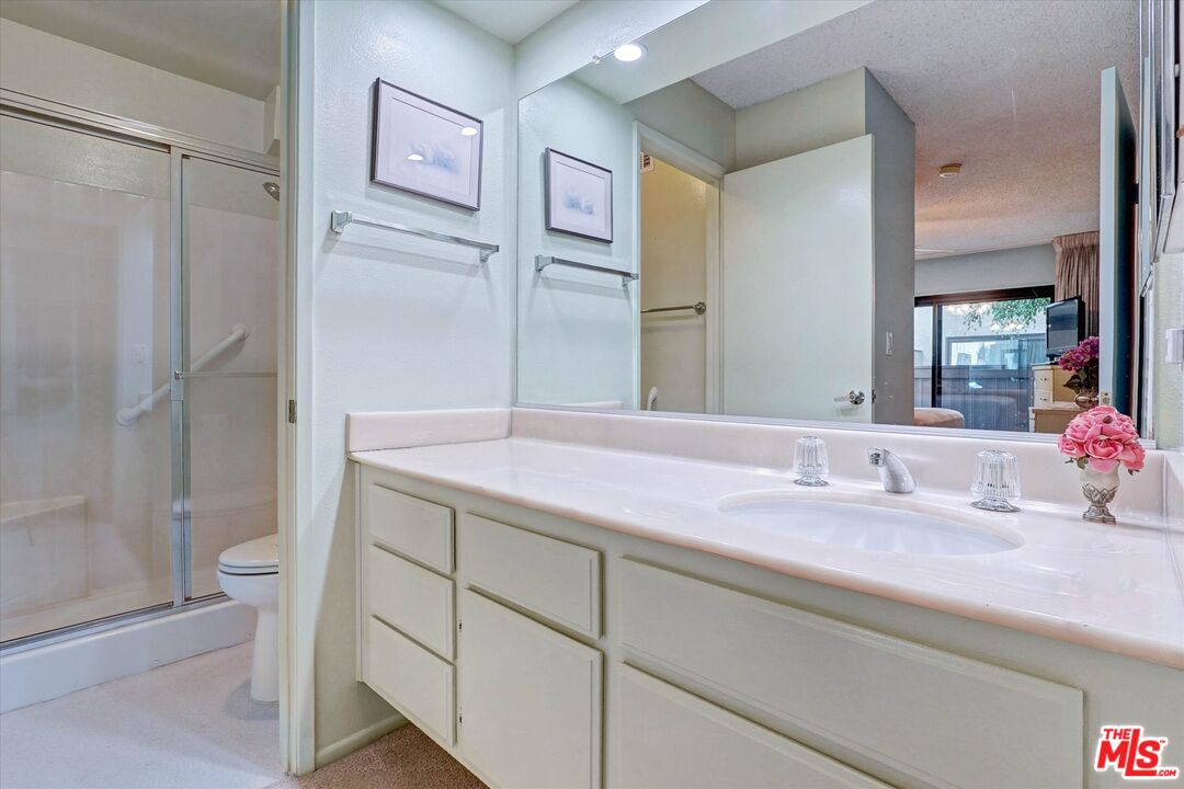6716 Clybourn Ave Unit: 149