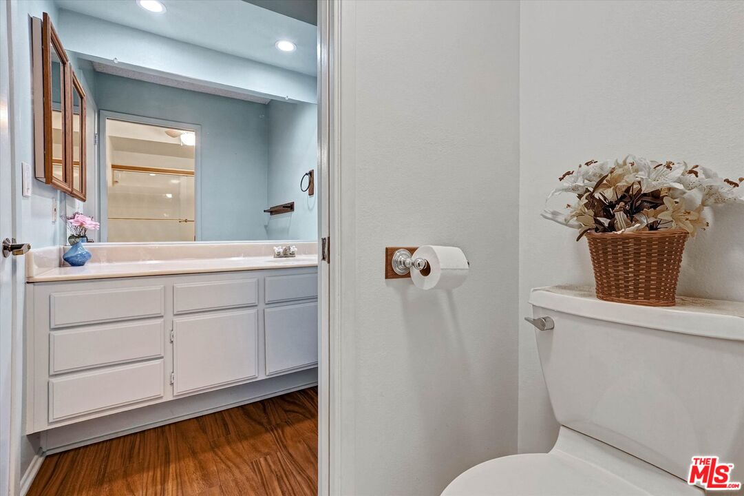 6716 Clybourn Ave Unit: 149