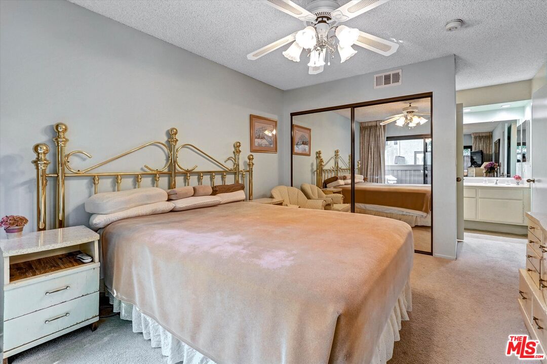 6716 Clybourn Ave Unit: 149