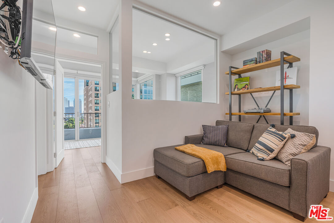10501 Wilshire Blvd Unit: 1012
