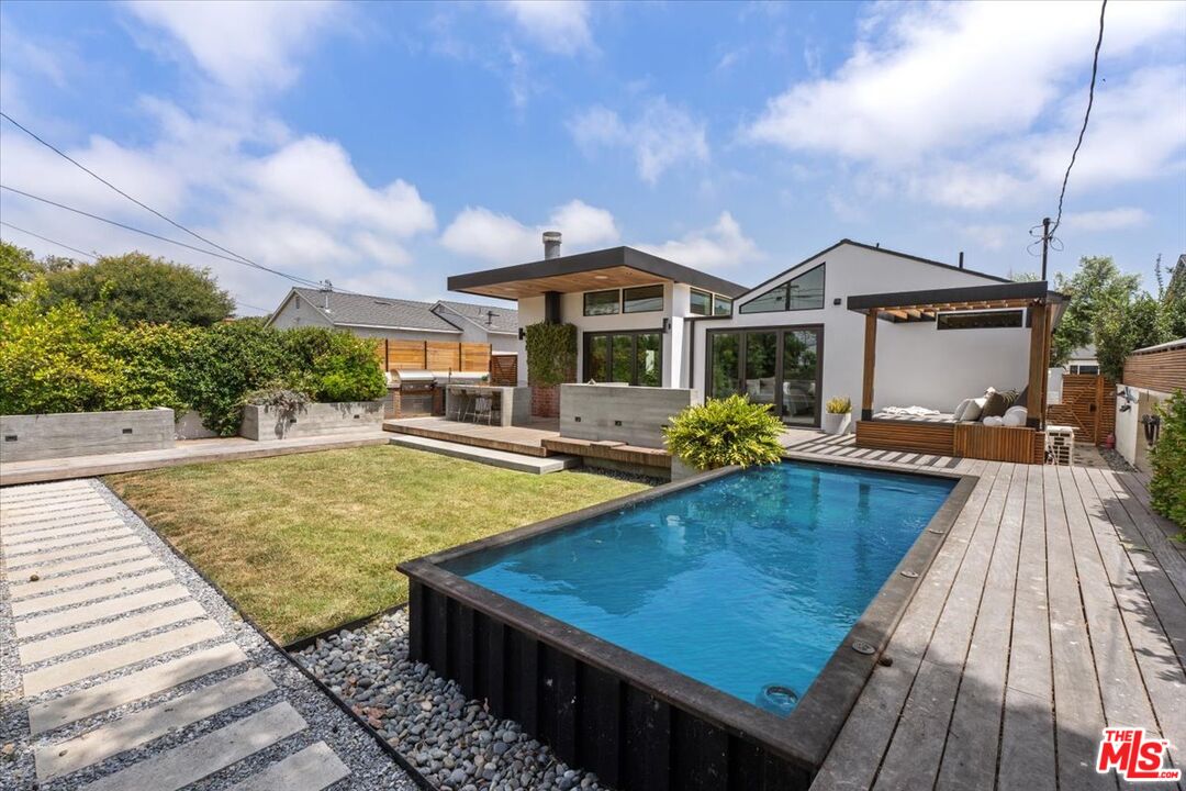 5349 Selmaraine Dr