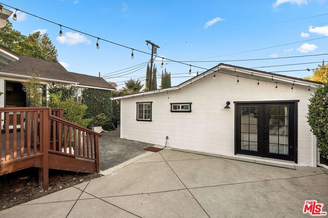 22227 Avenue San Luis