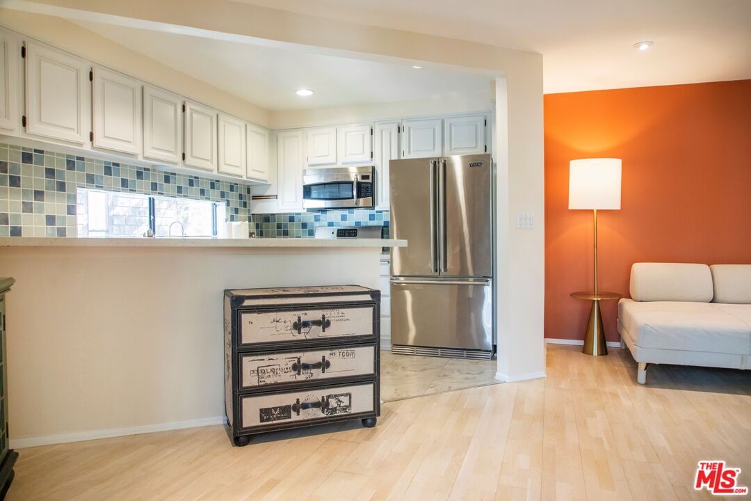 950 N Kings Rd Unit: 245