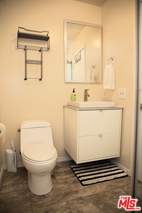 950 N Kings Rd Unit: 245