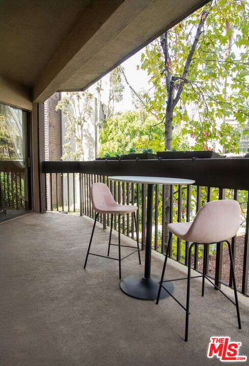 950 N Kings Rd Unit: 245