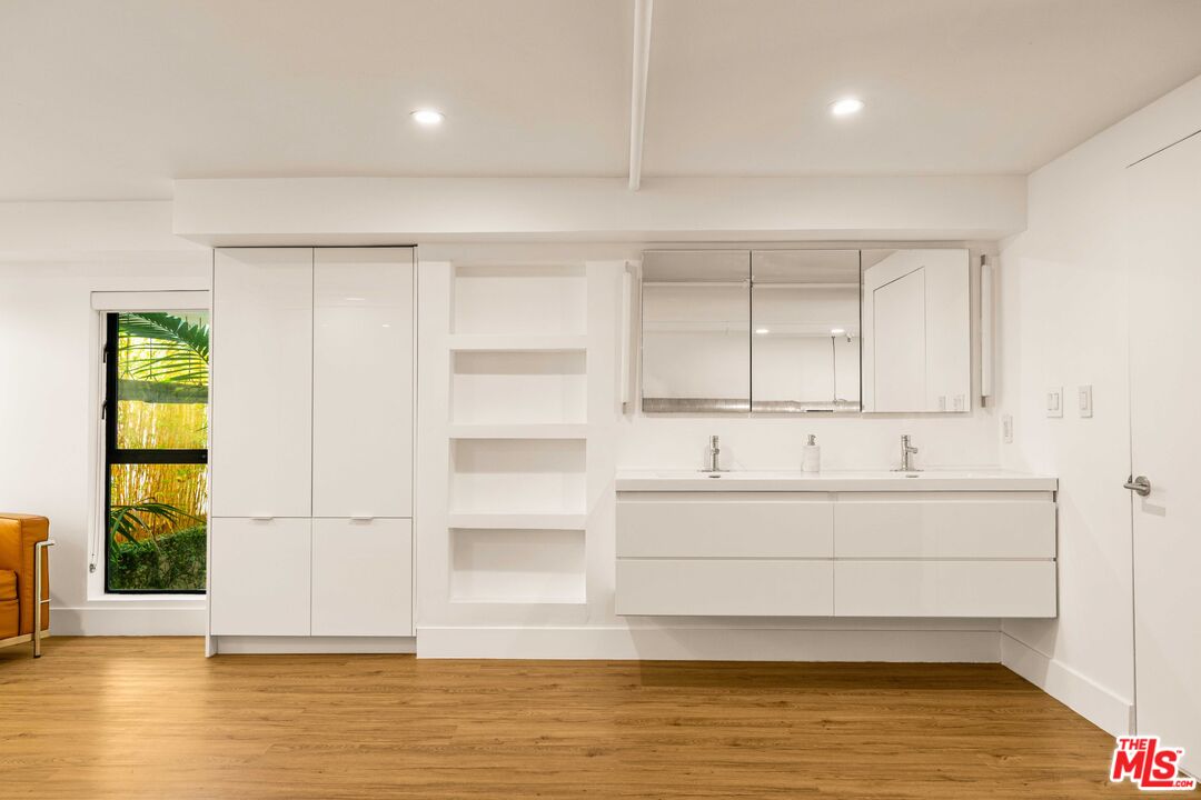 4115 Glencoe Ave Unit: 107