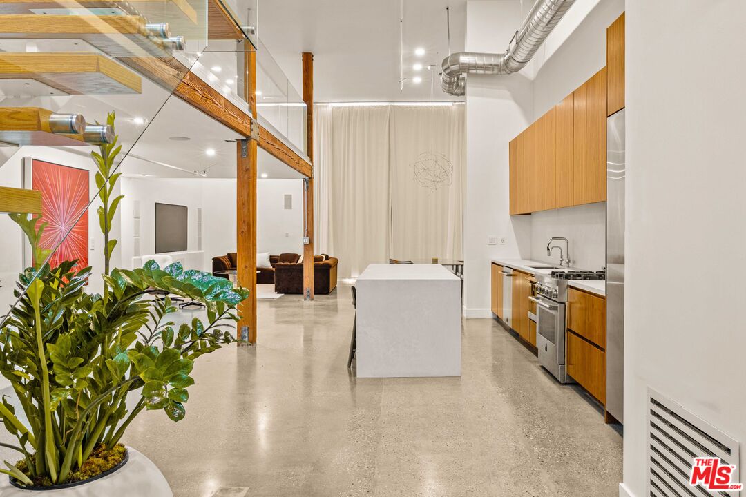 4115 Glencoe Ave Unit: 107