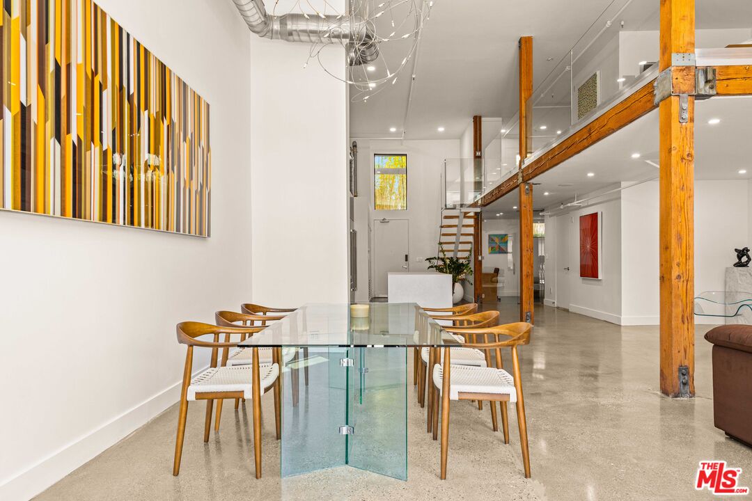 4115 Glencoe Ave Unit: 107