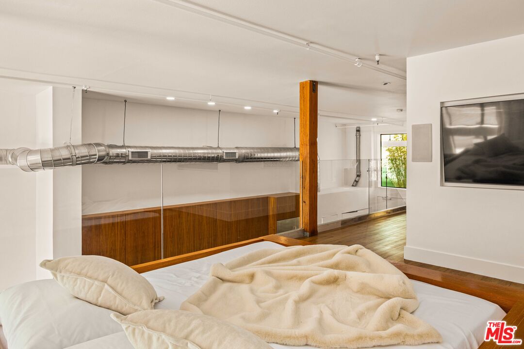 4115 Glencoe Ave Unit: 107