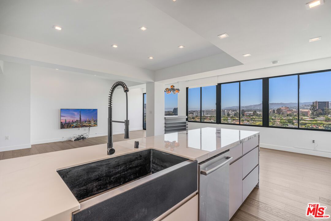 10501 Wilshire Blvd Unit: 1812