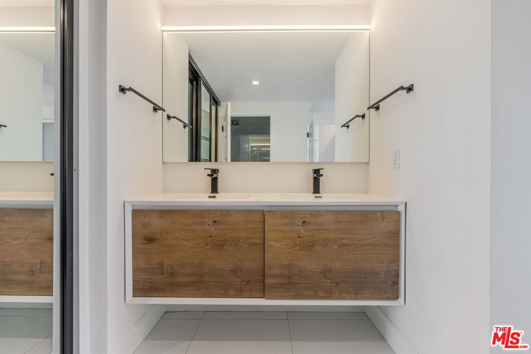 10501 Wilshire Blvd Unit: 1812