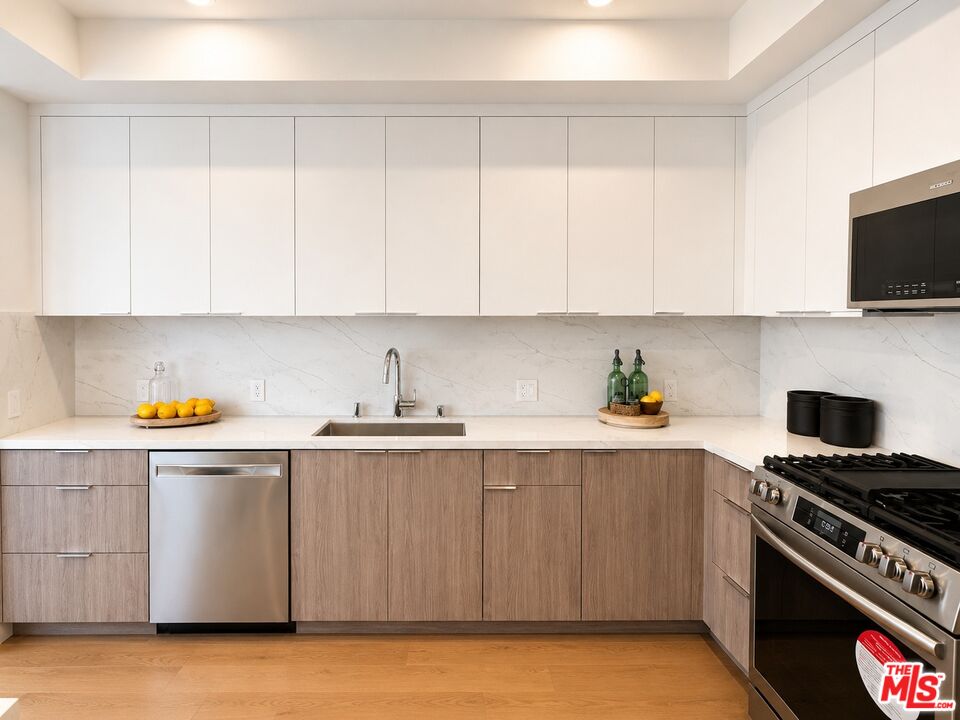 1257 N Detroit St Unit: 401
