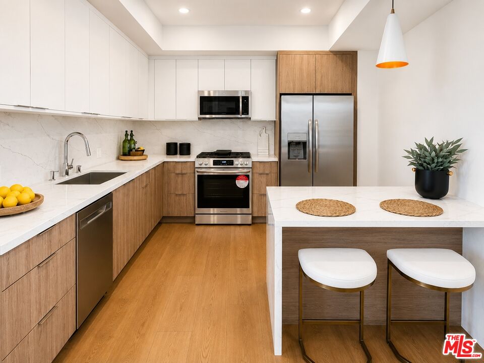 1257 N Detroit St Unit: 401