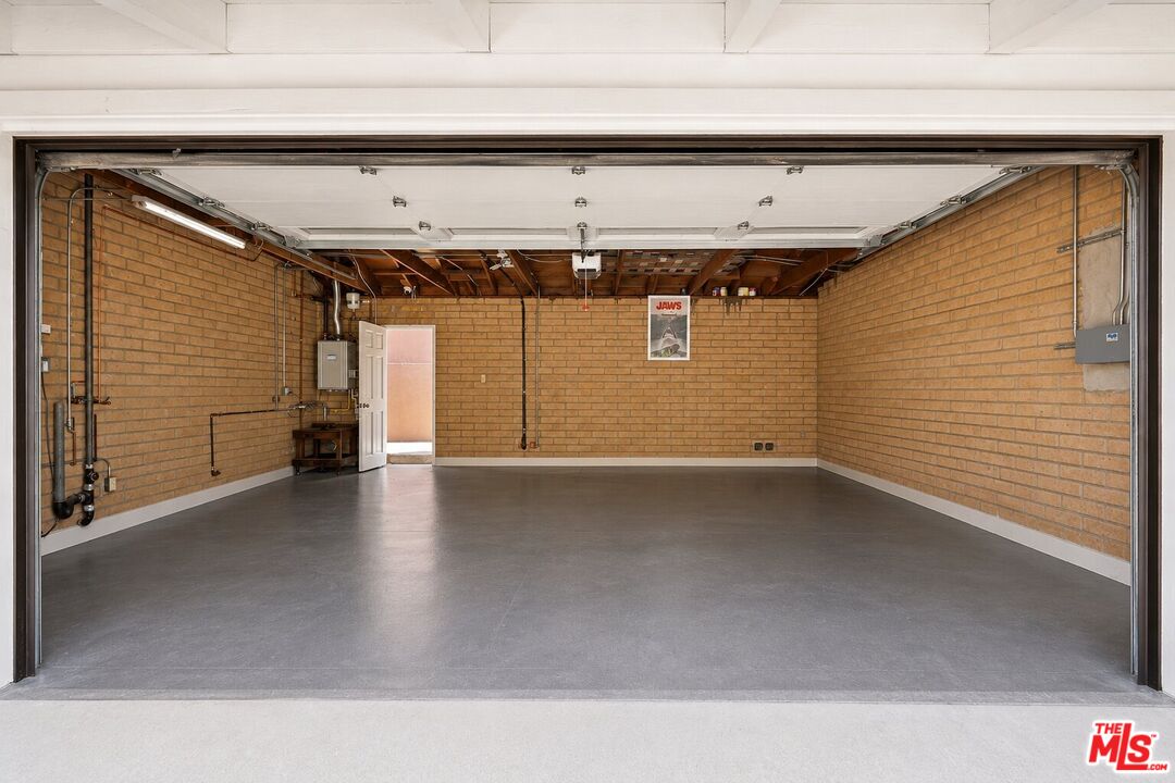 3160 Sepulveda Blvd