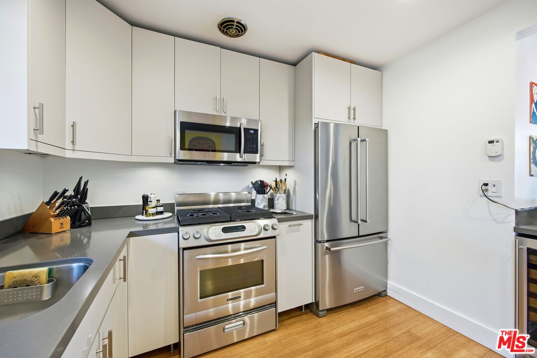 1400 N Hayworth Ave Unit: 2