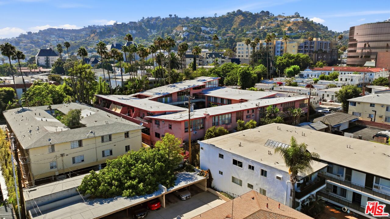 1400 N Hayworth Ave Unit: 2