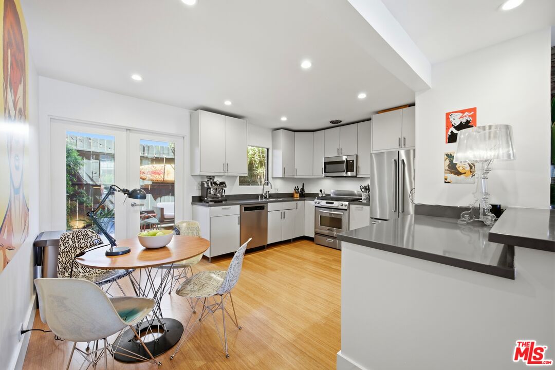 1400 N Hayworth Ave Unit: 2