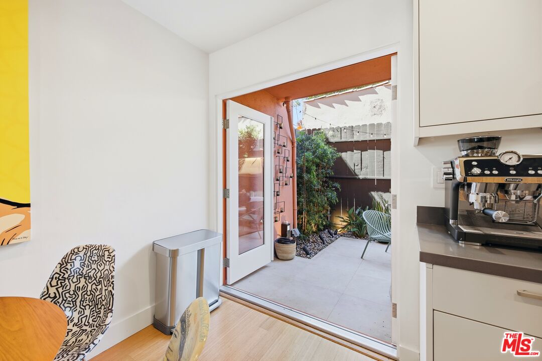 1400 N Hayworth Ave Unit: 2