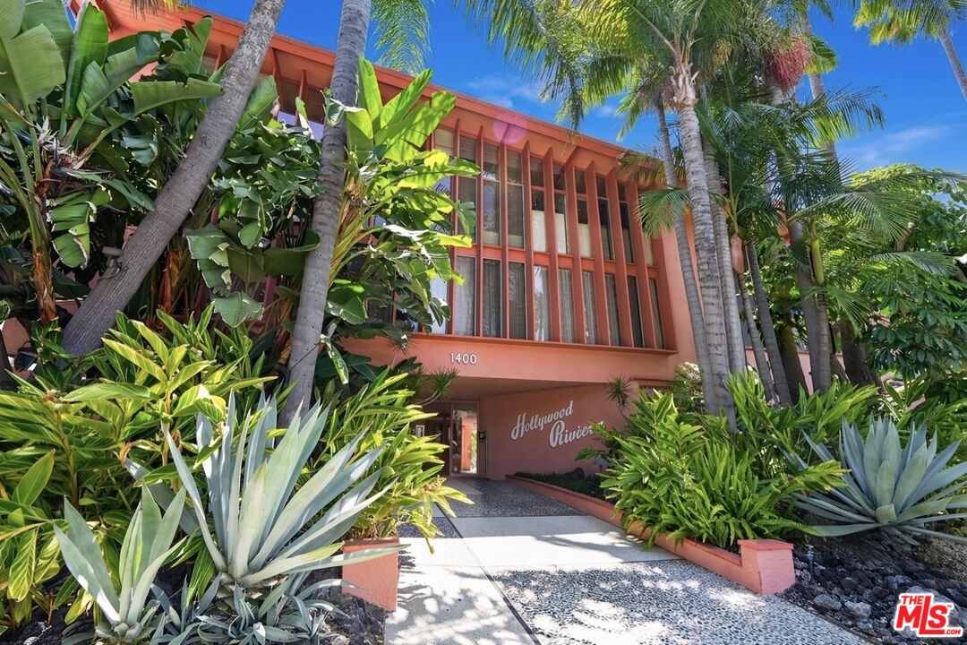 1400 N Hayworth Ave Unit: 2