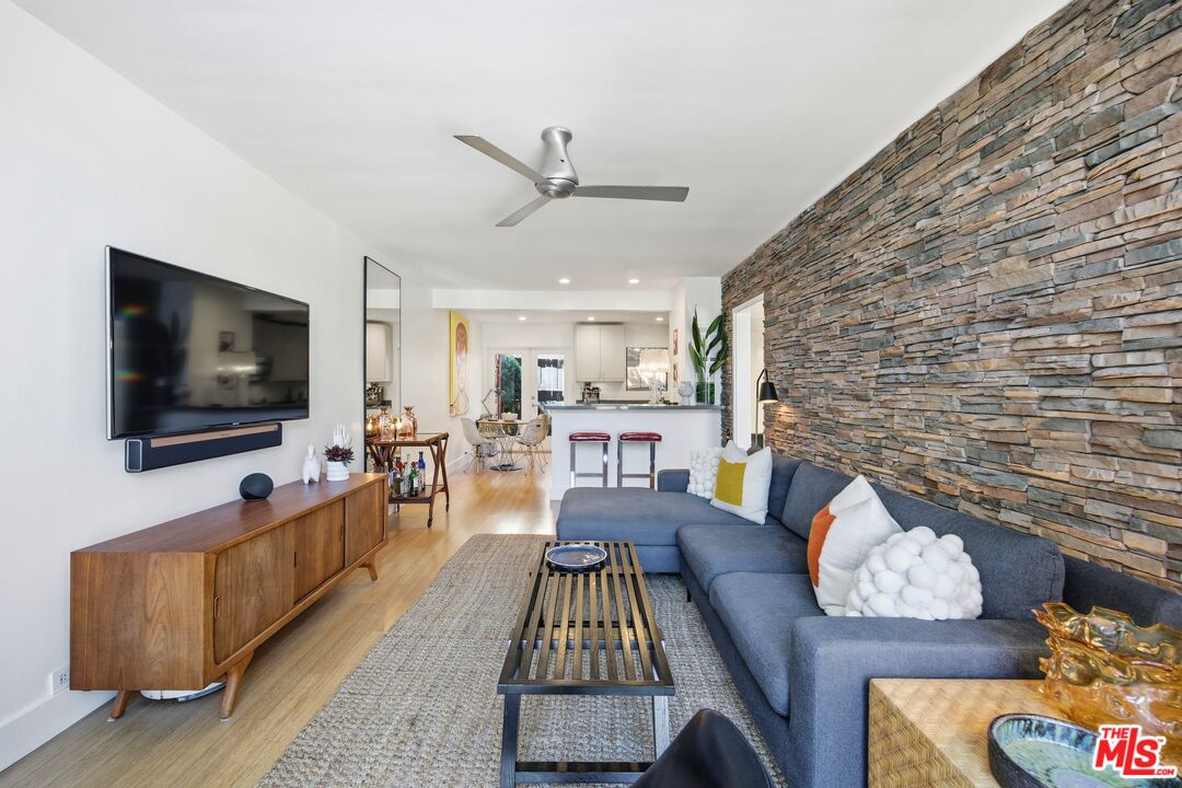 1400 N Hayworth Ave Unit: 2