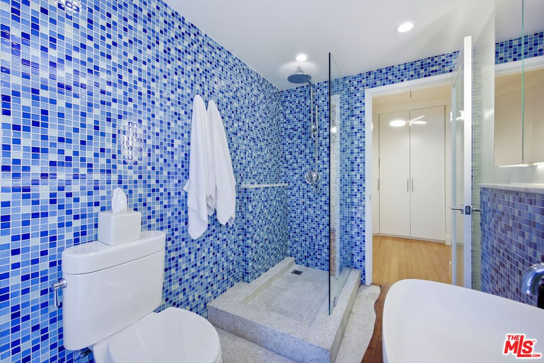 1400 N Hayworth Ave Unit: 2