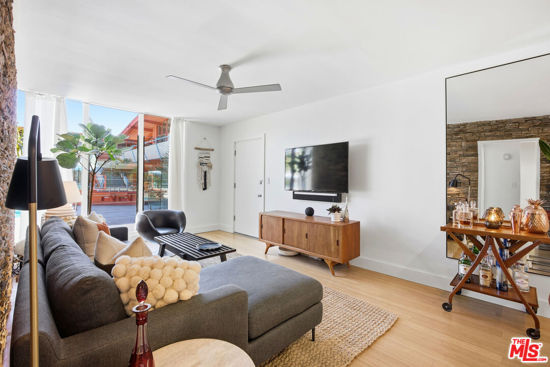 1400 N Hayworth Ave Unit: 2