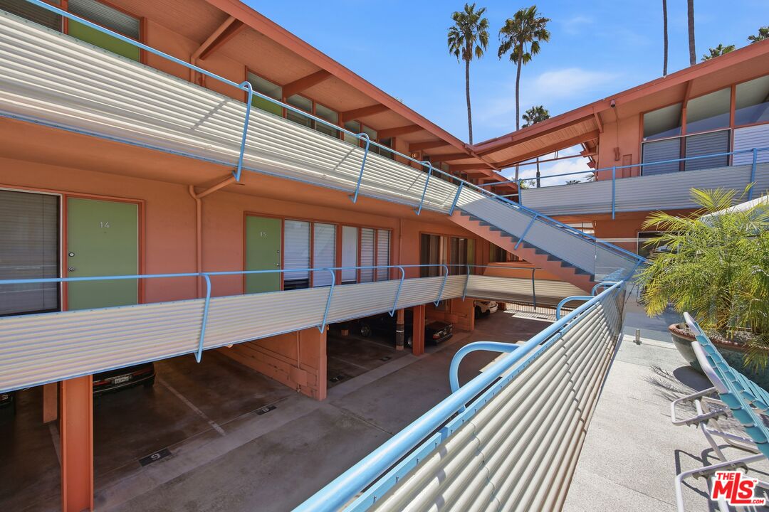 1400 N Hayworth Ave Unit: 2