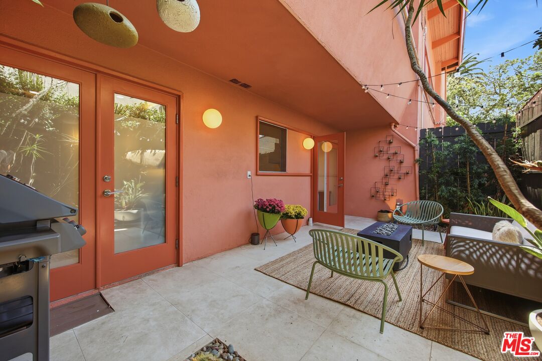 1400 N Hayworth Ave Unit: 2