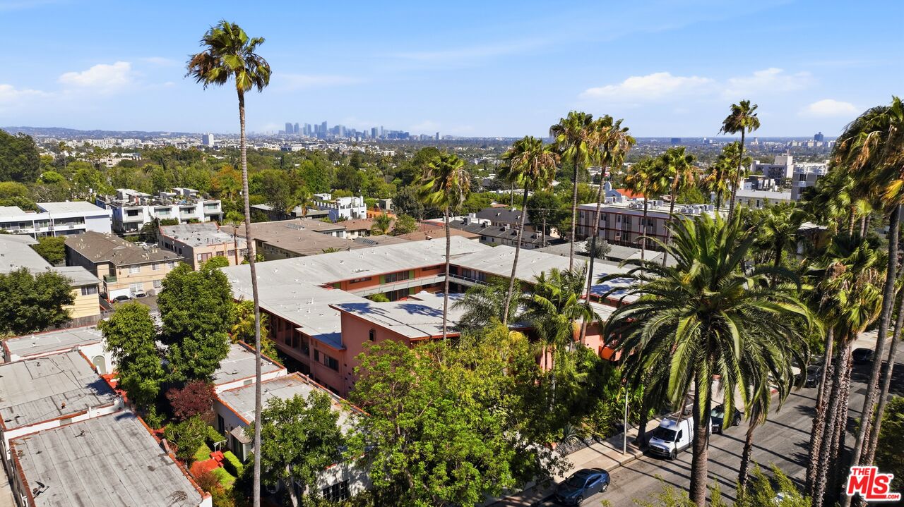 1400 N Hayworth Ave Unit: 2