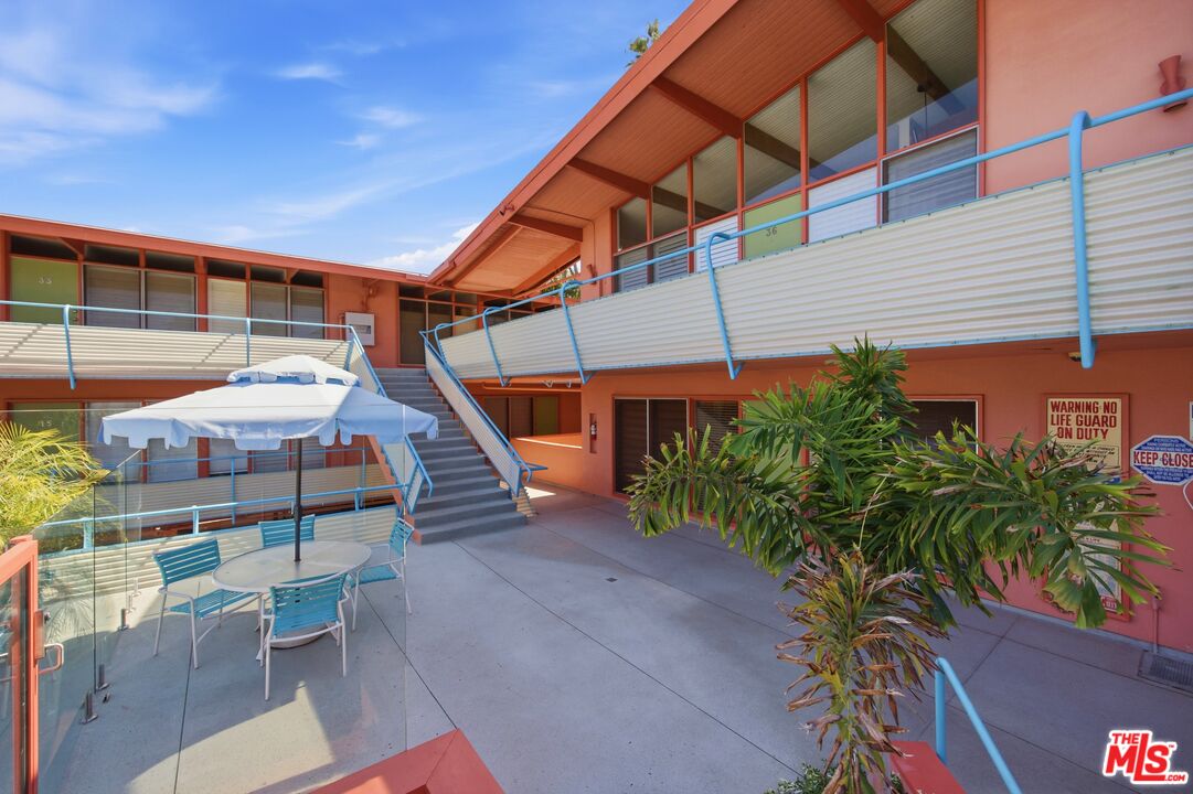 1400 N Hayworth Ave Unit: 2