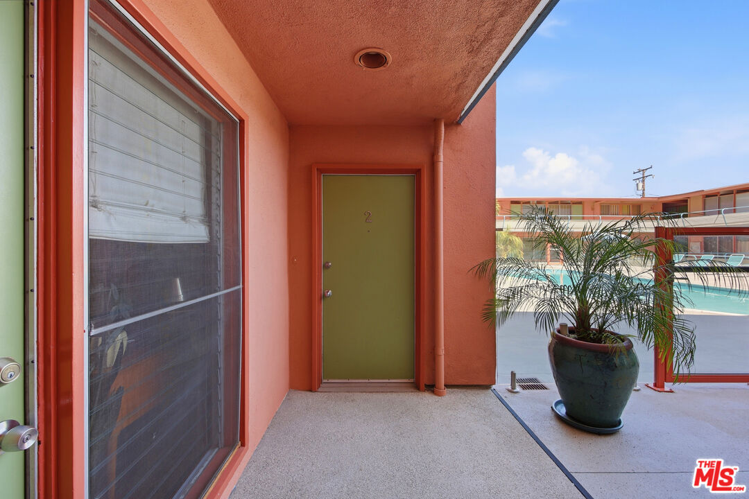 1400 N Hayworth Ave Unit: 2