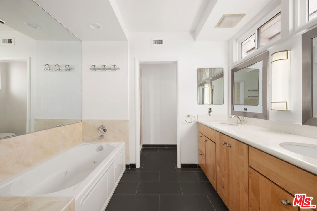 2120 Linda Flora Dr