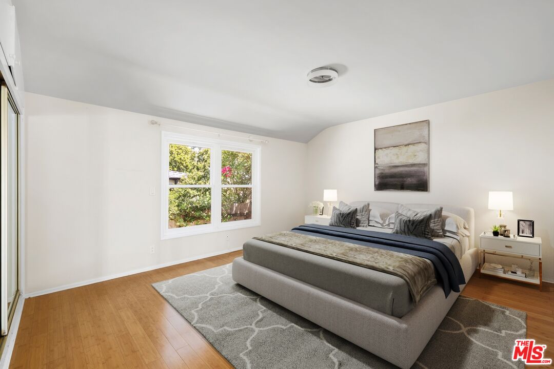 2120 Linda Flora Dr