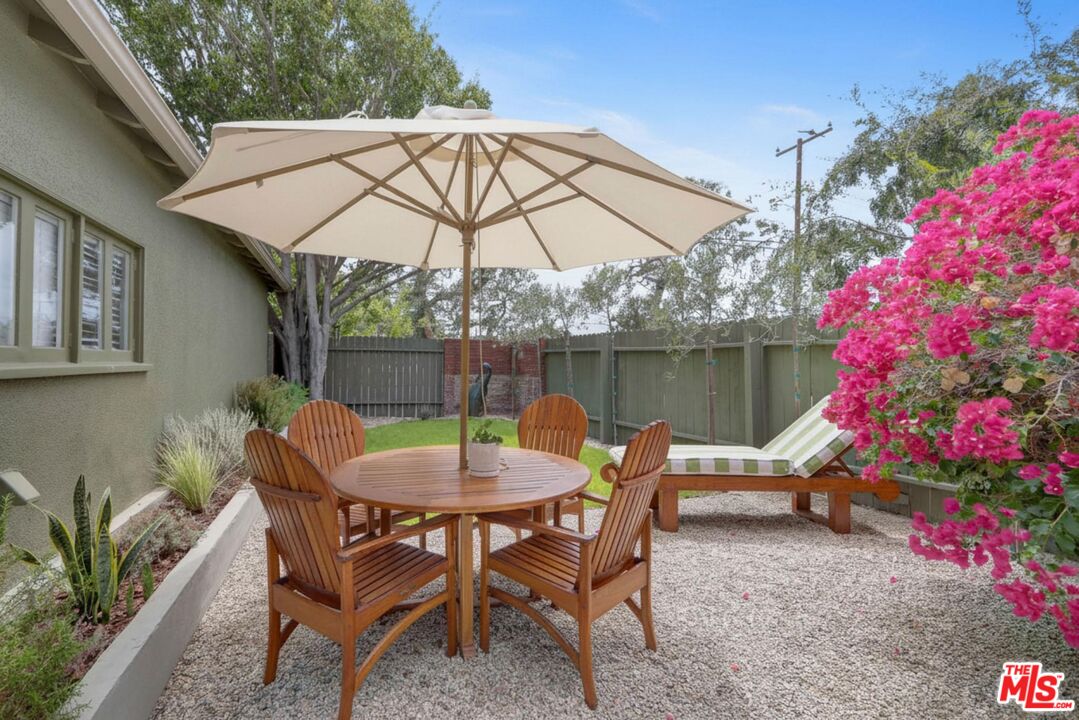 4365 Elenda St