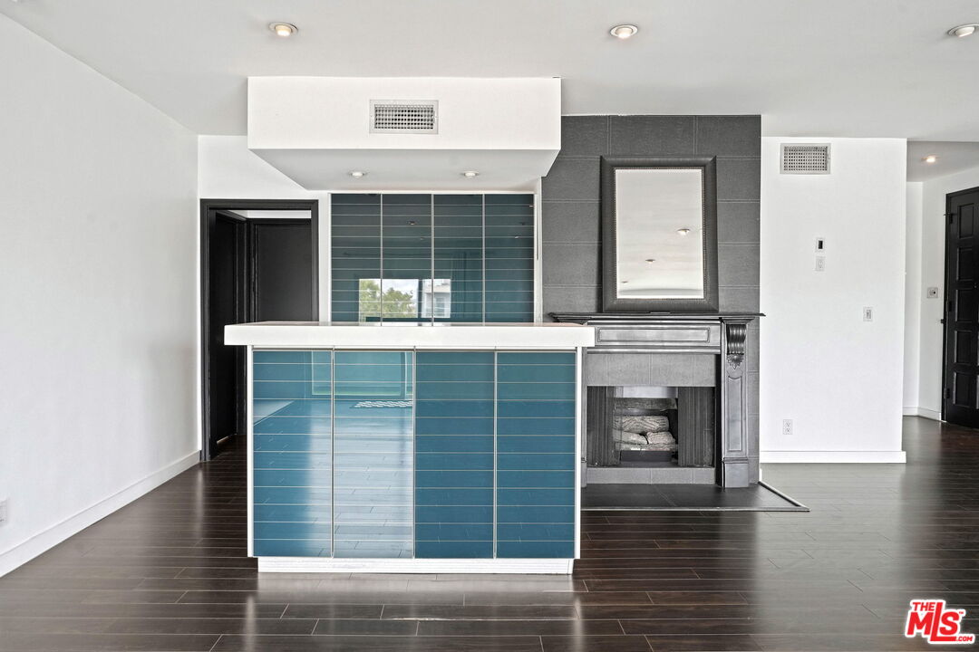 825 S Le Doux Rd Unit: 303