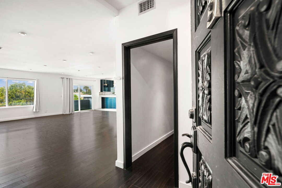 825 S Le Doux Rd Unit: 303