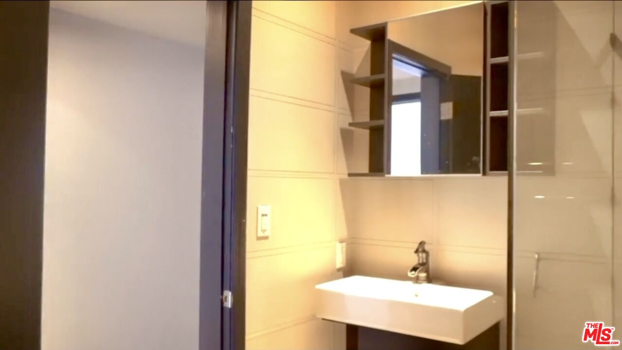 825 S Le Doux Rd Unit: 303
