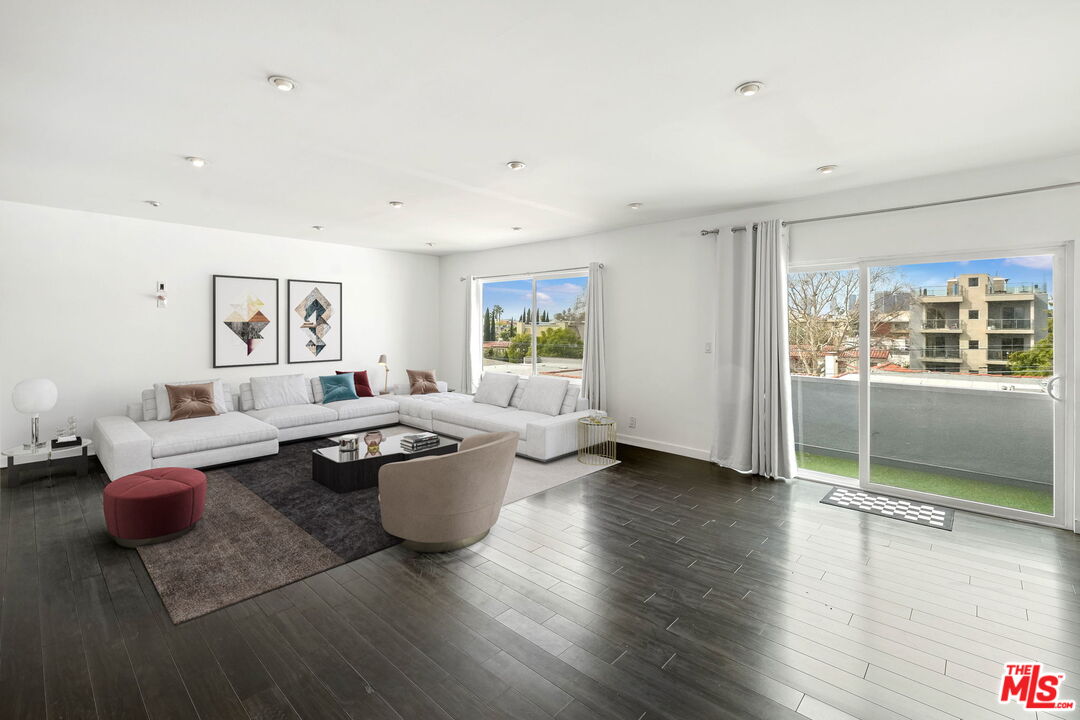825 S Le Doux Rd Unit: 303
